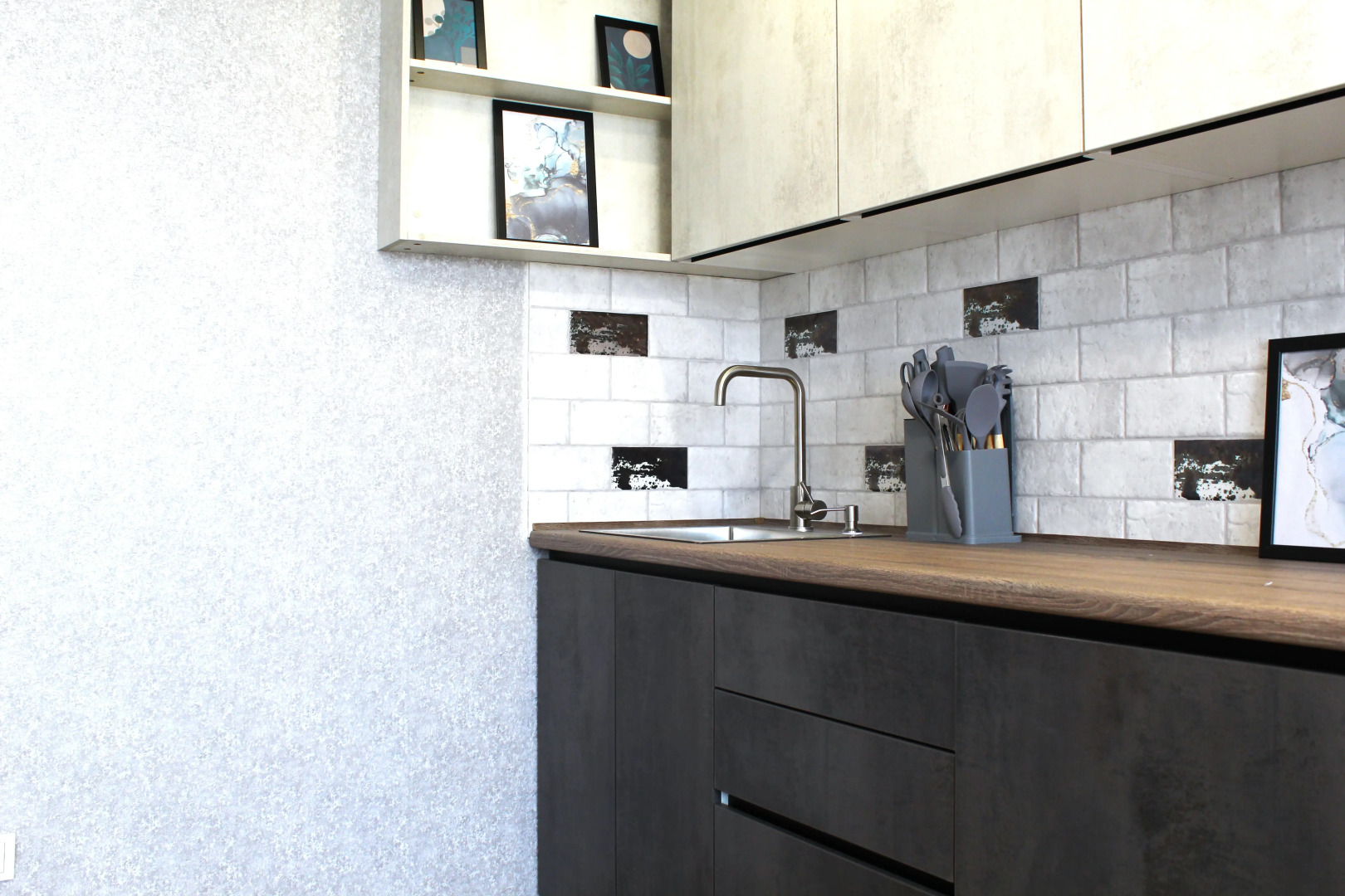 Апартаменты Apato Уютная студия с видом на город и горы