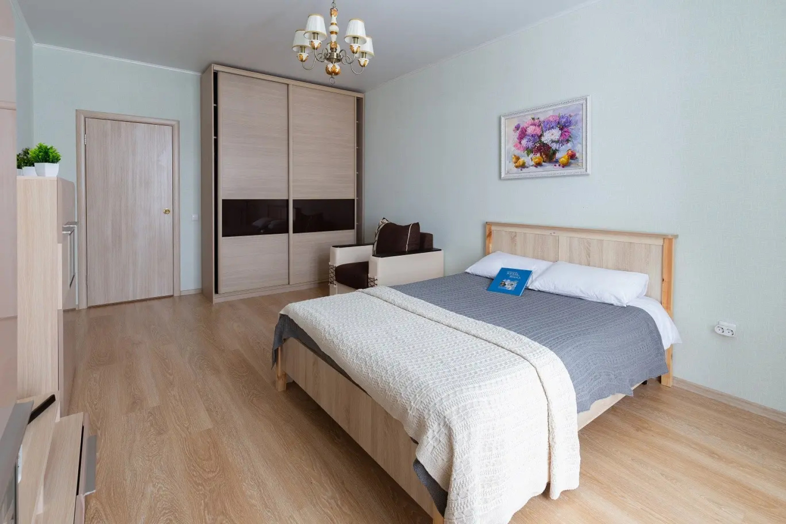 Апартаменты однокомнатные на Республике 67