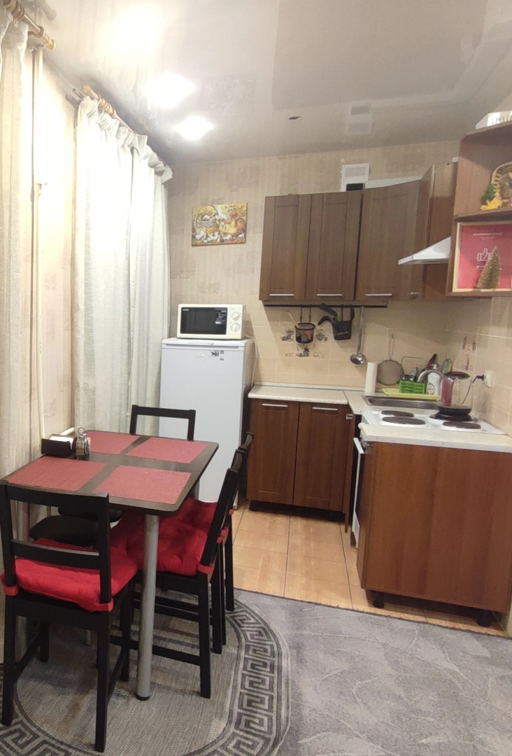 Квартира Трехкомнатная на Дзержинского