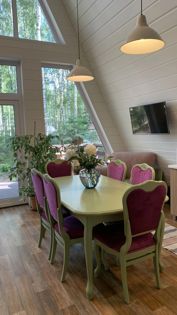 Частный дом A-фрейм в лесу Зеленого города