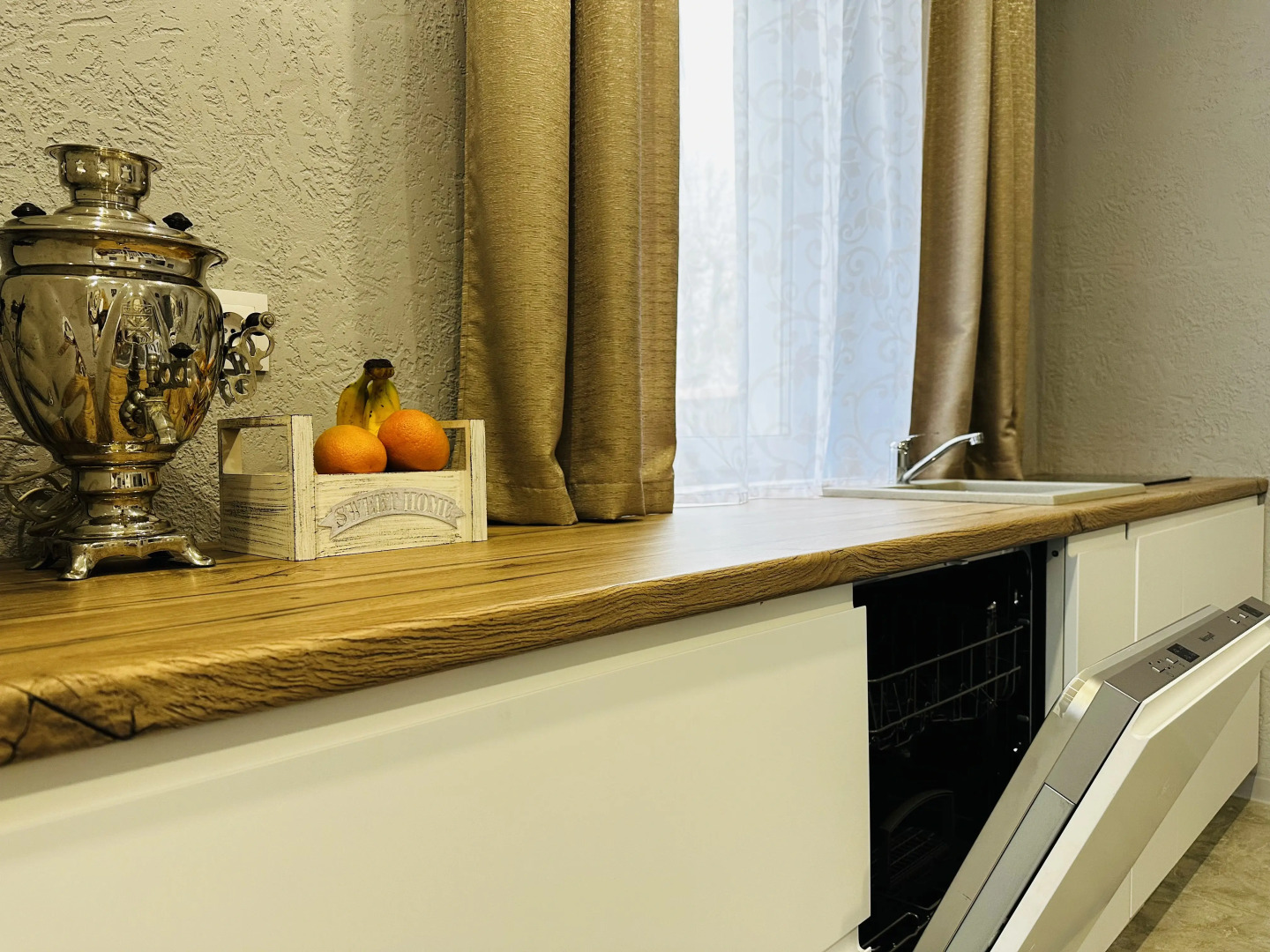 Вилла на берегу реки около Минска