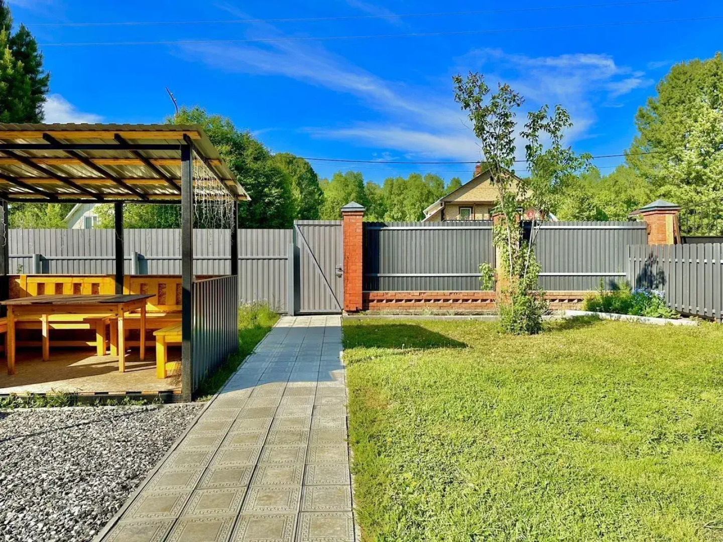 Частный дом Хвоя в окружении кедрового леса