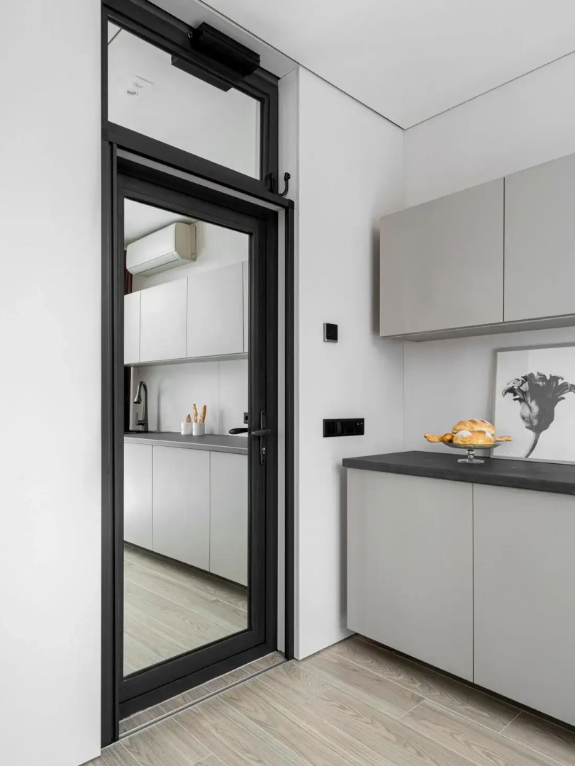 Частный Дом на Берегу Реки с Приватной Террасой и Джакузи