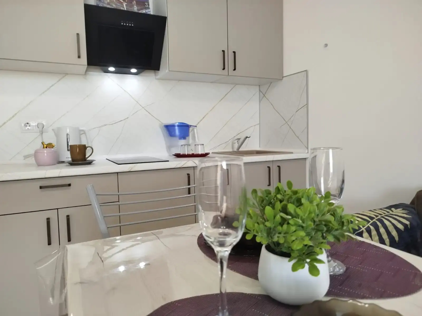 Квартира студия live in comfort на Современников 8