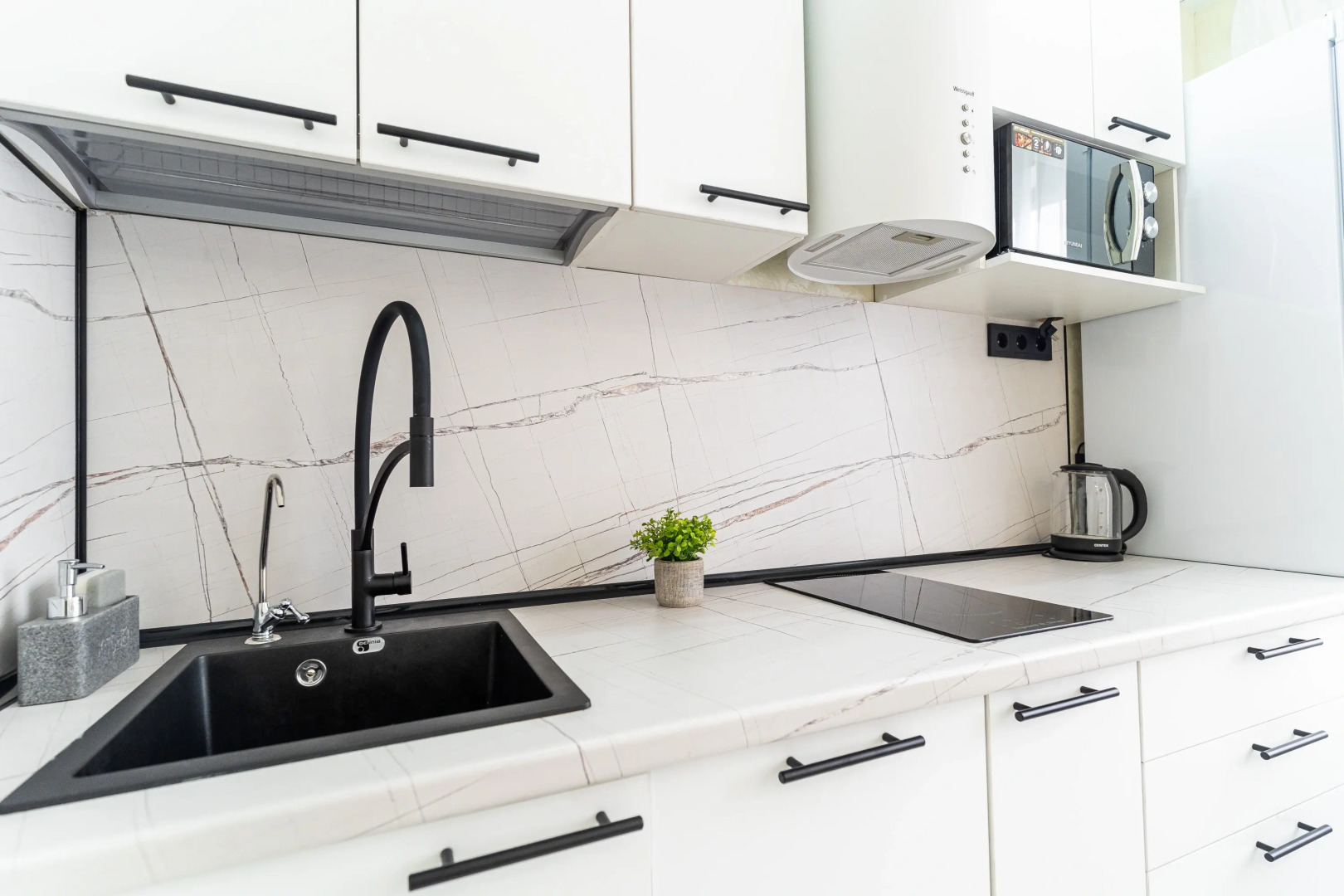 Апартаменты с дизайнерским ремонтом в Геленджике, микрорайон Парус от LetoApart