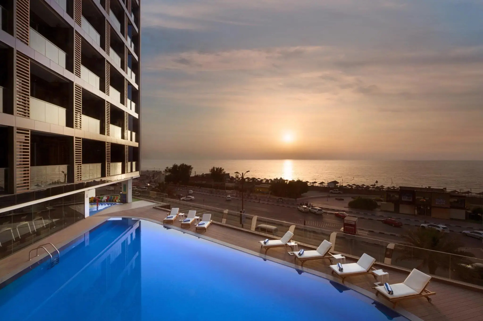 Отель Wyndham Garden Ajman Corniche