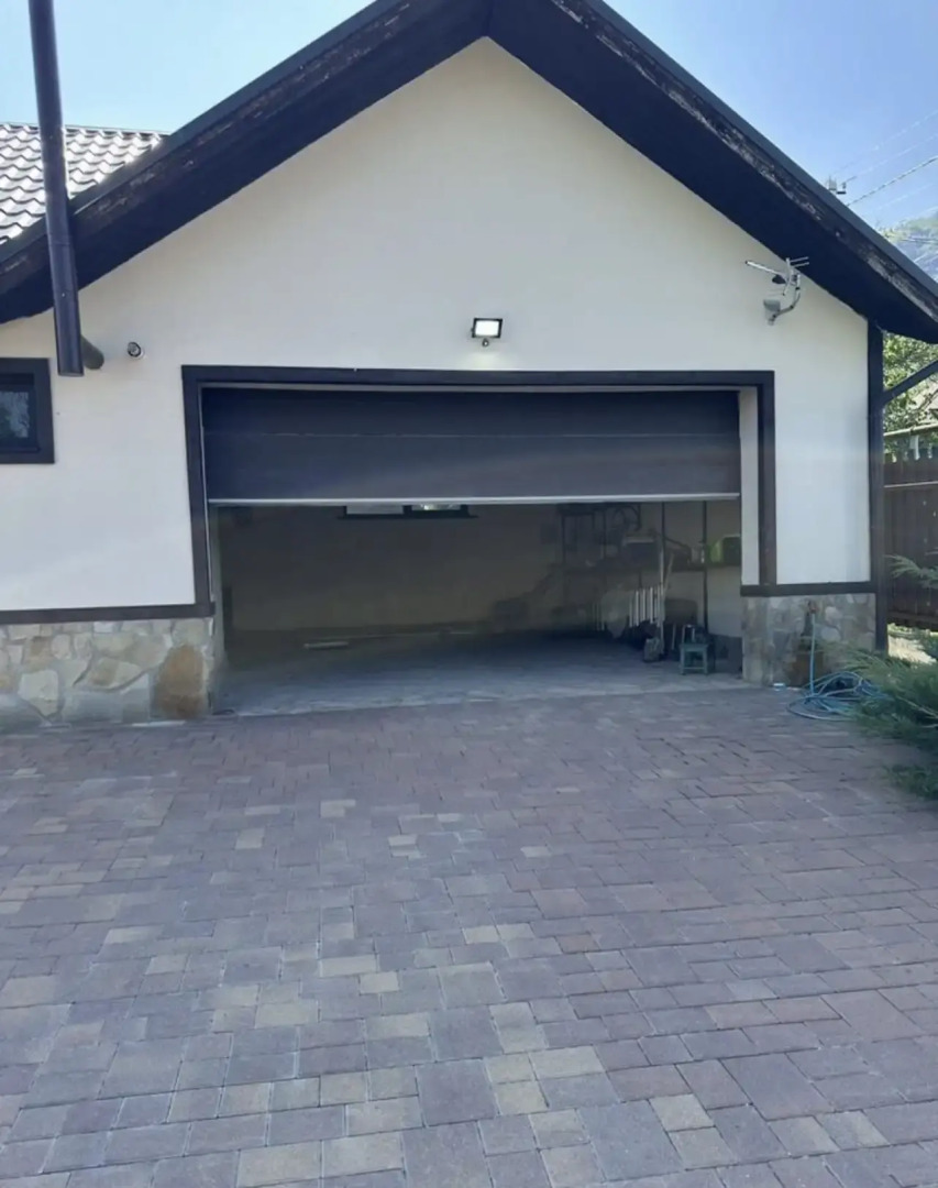 Частный дом Усадьба Сергея Пускепалиса у подножия горы Верблюд с полётами на рассвете