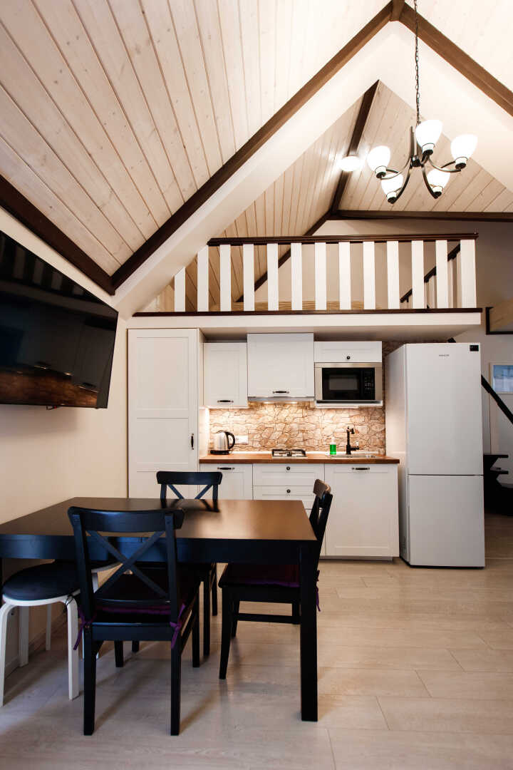 Апартаменты двухуровневые с балконом