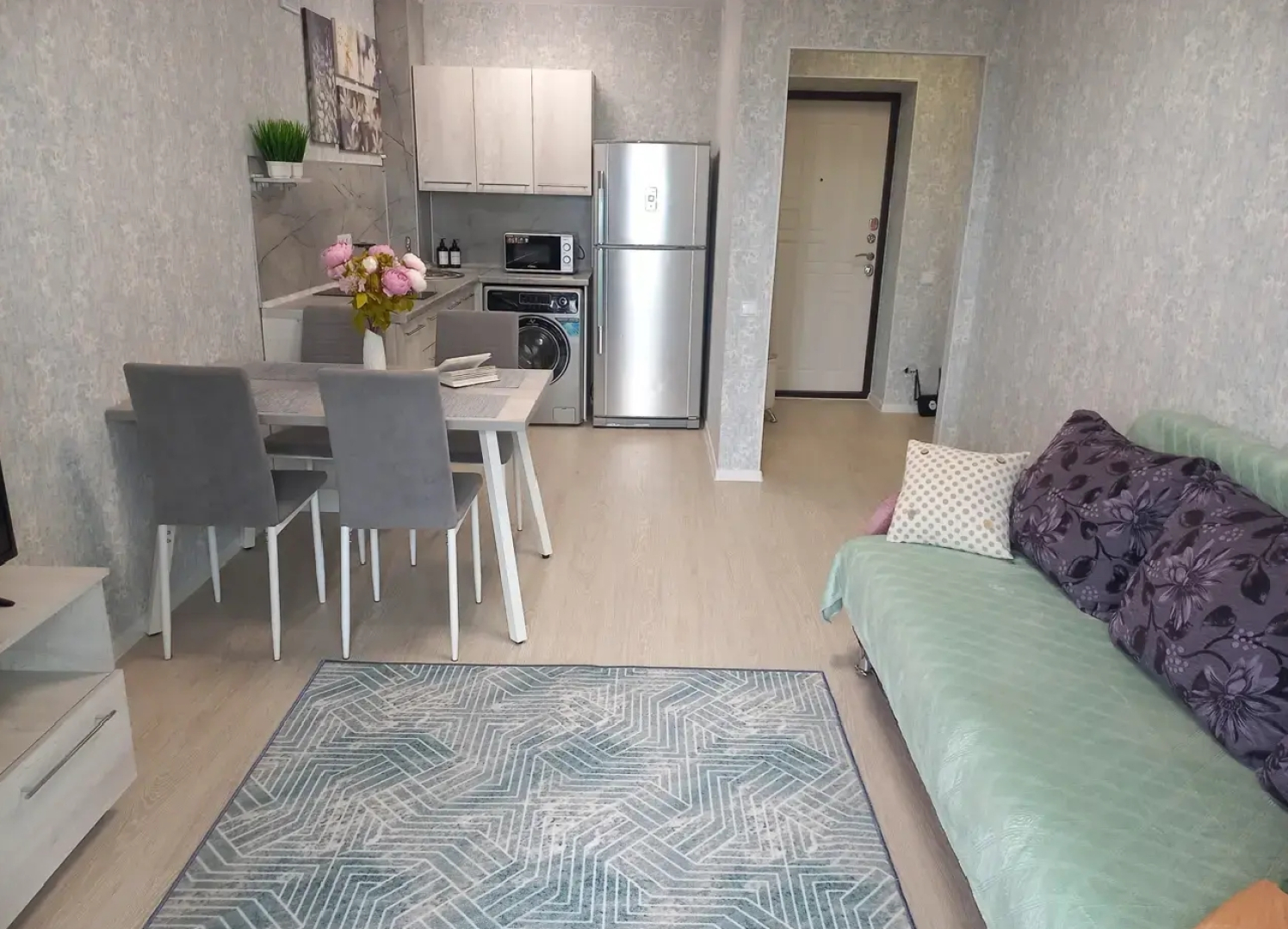 Апартаменты Монтана до 4 Чел на Возрождения 51 Пятница Сеть Посуточных Квартир