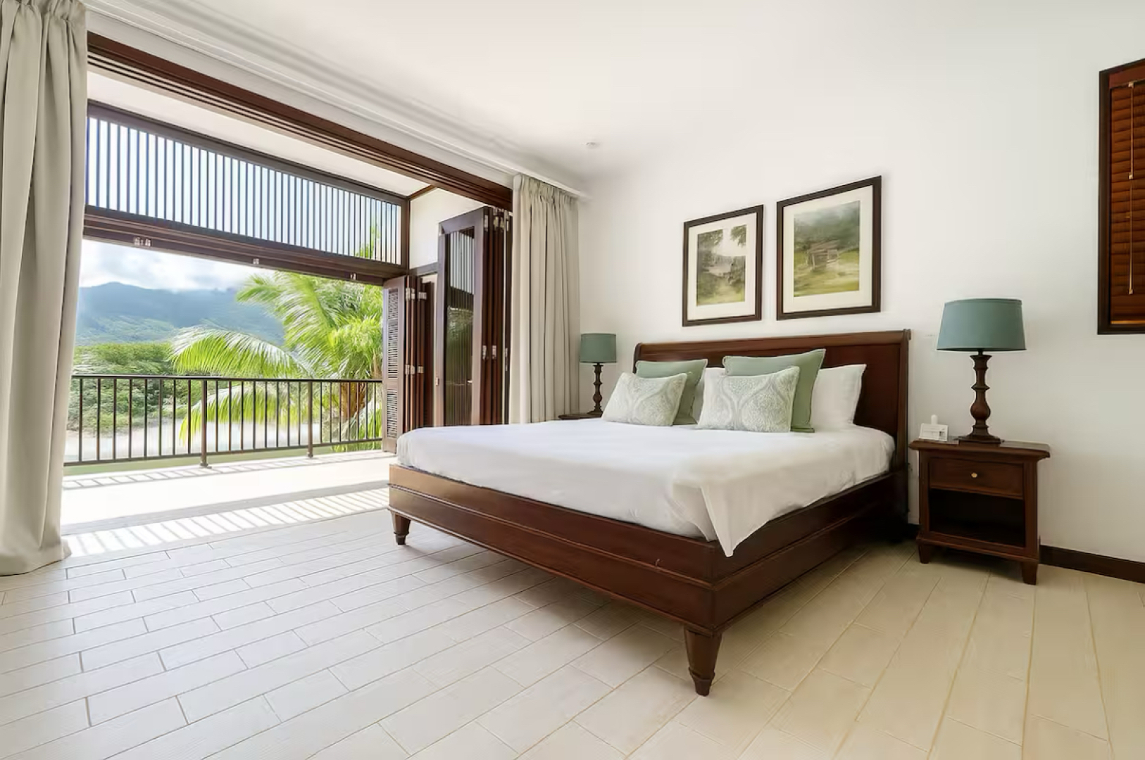 Вилла с Выходом на Пляж Eden Island