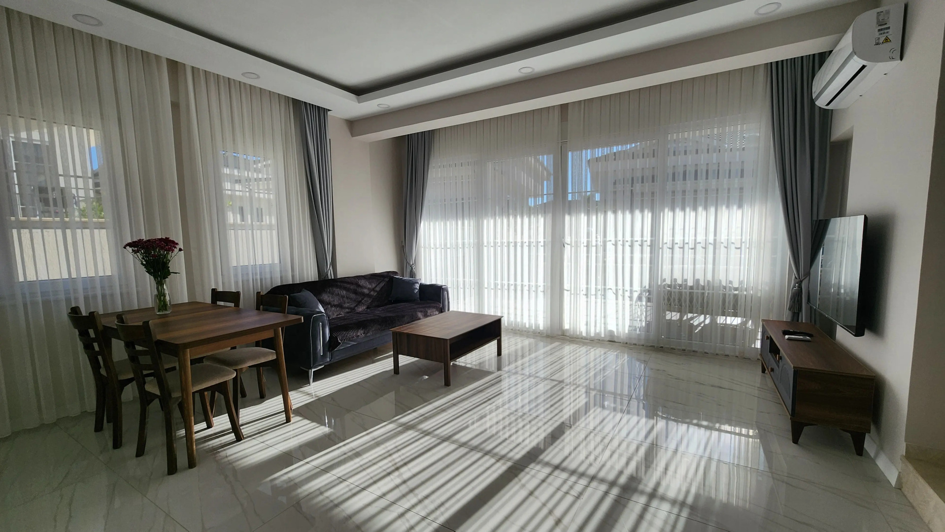 Вилла Монтана в комплексе с бассейном