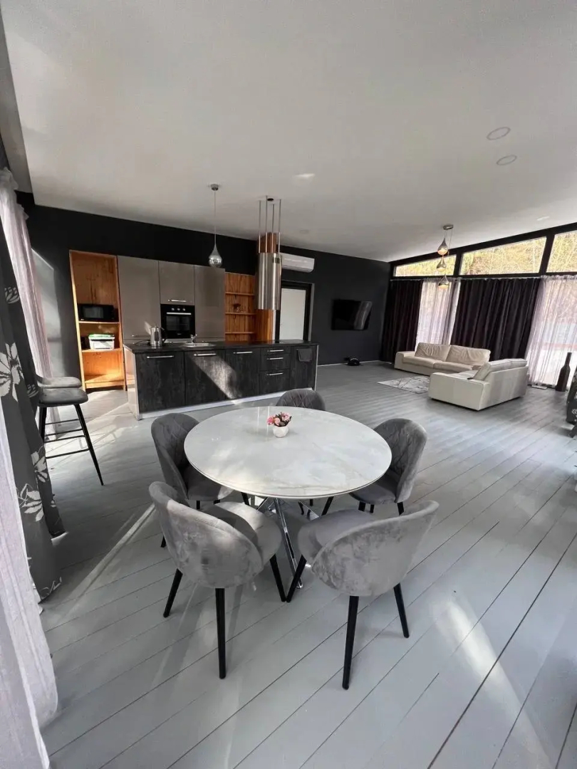 Коттедж 200 м2 на Участке 15 Соток