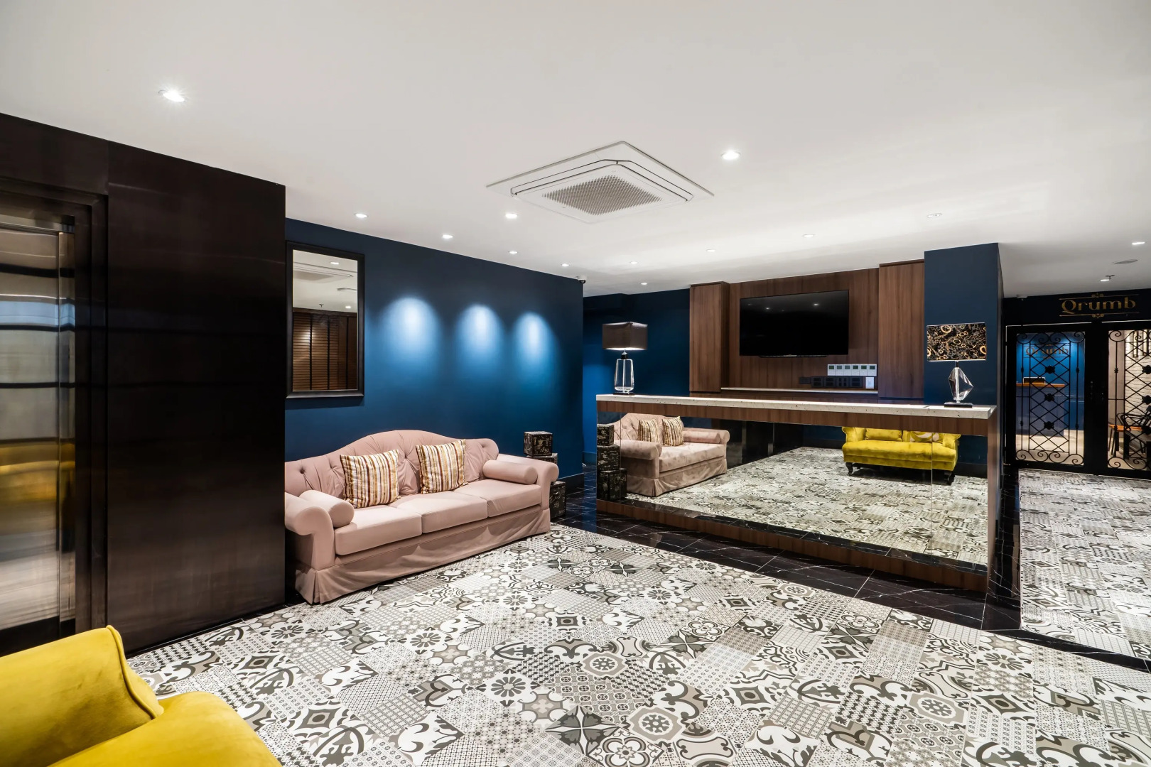 Отель The Quartier Hotel Phrom Phong - Thonglor Bangkok by Compass Hospitality