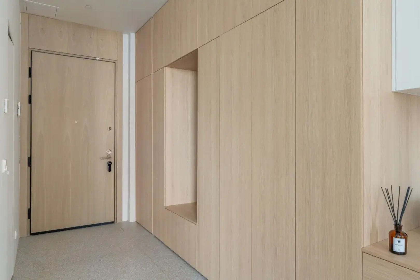 Уютная студия с видом на башни