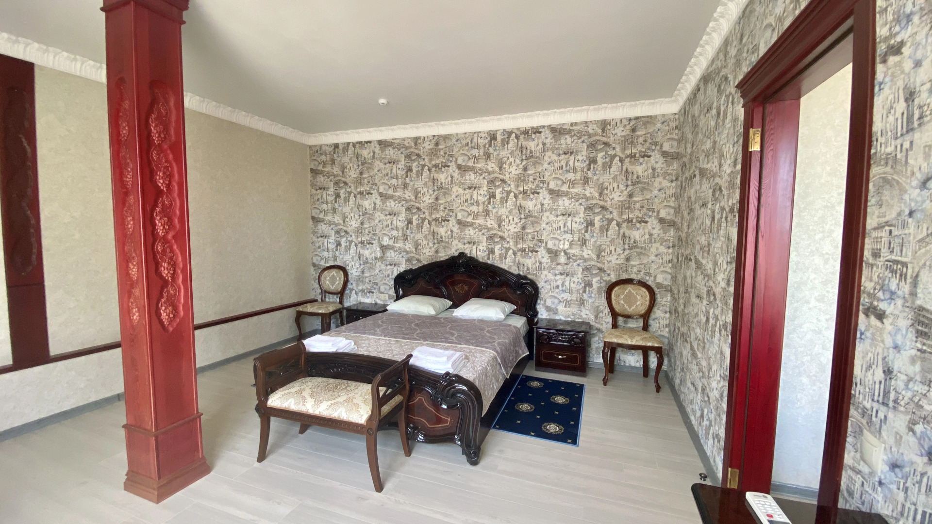 Отель Золотой Лотос