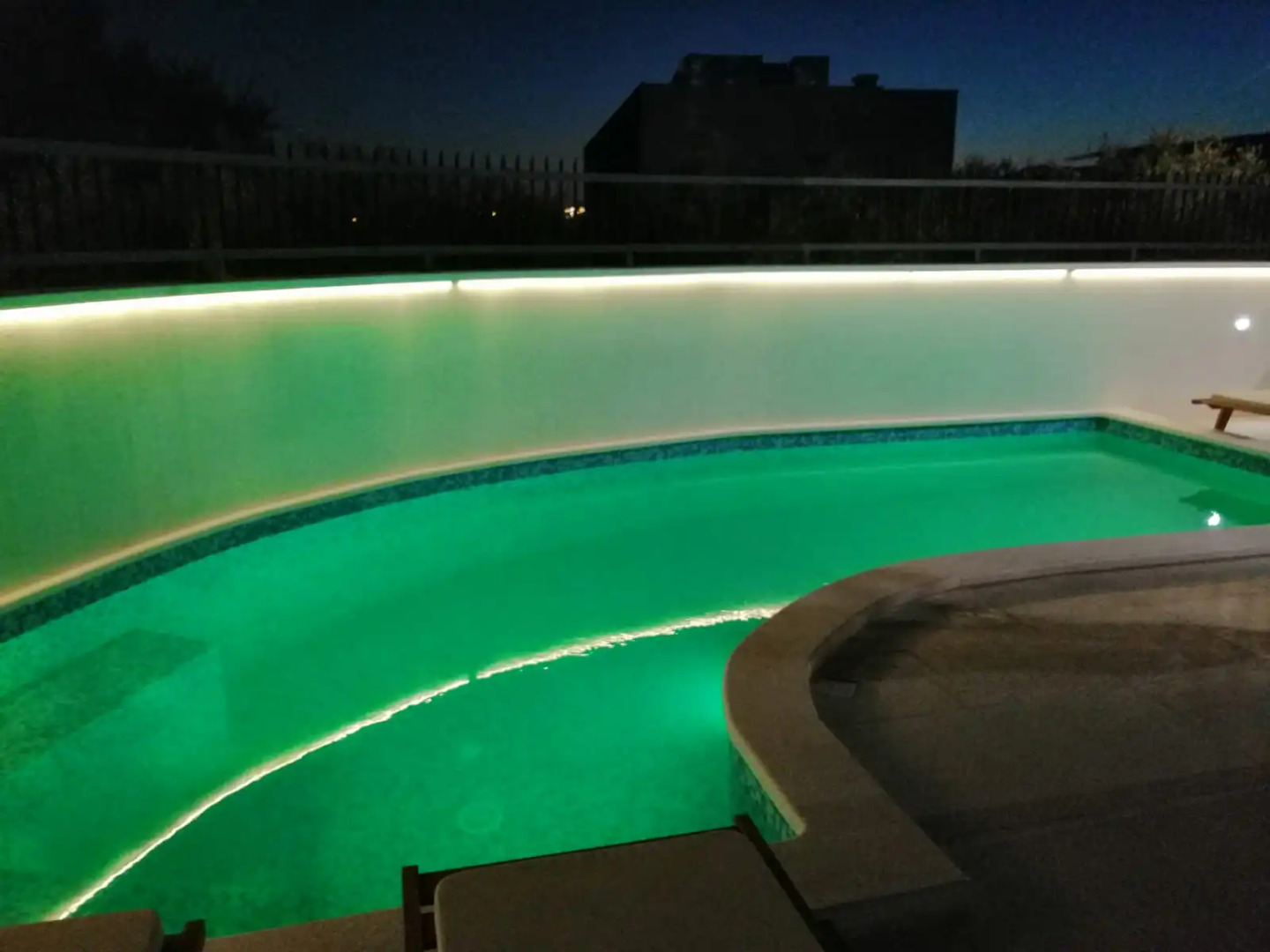 Вилла Urban Villa With Pool