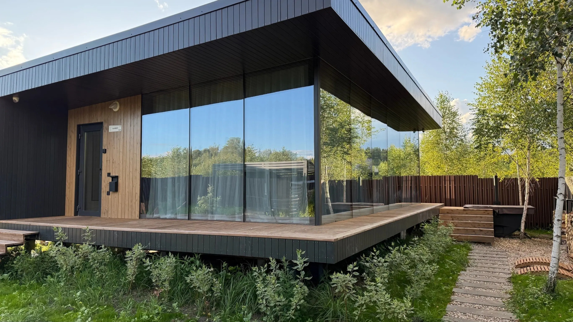 Частный дом Панорамный у реки с сауной, чаном и камином