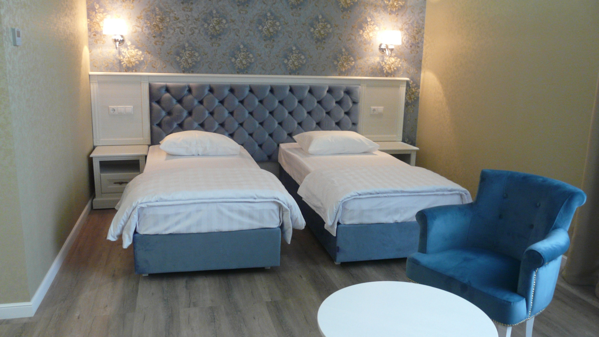 Отель Атриум