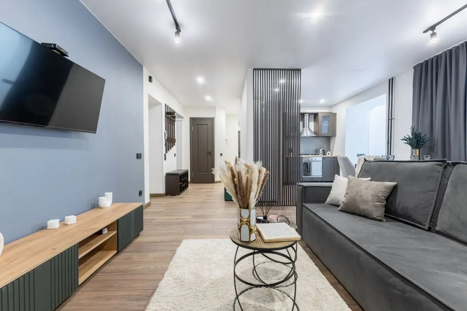 Апартаменты Comfort Home на Амирхана 11