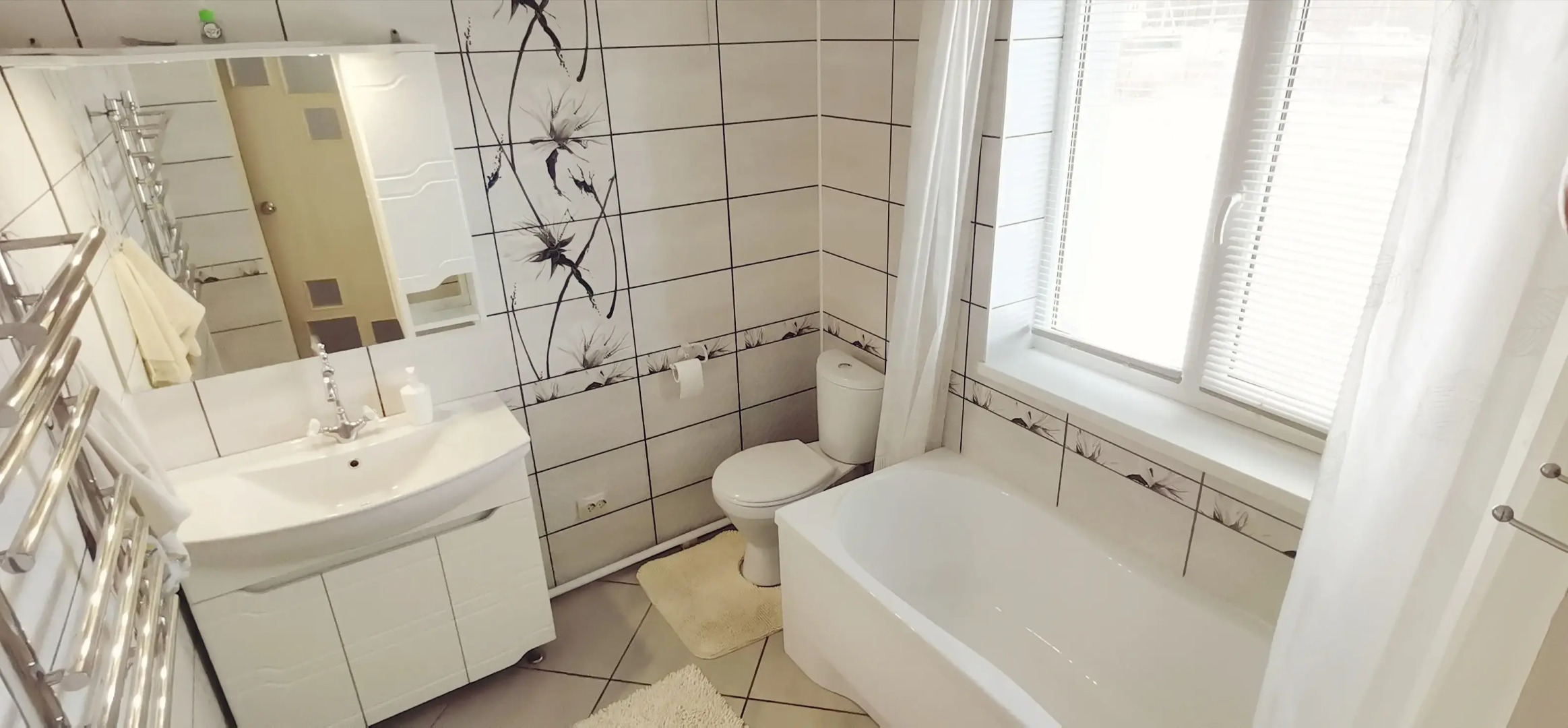 Частный дом на берегу моря с бассейном