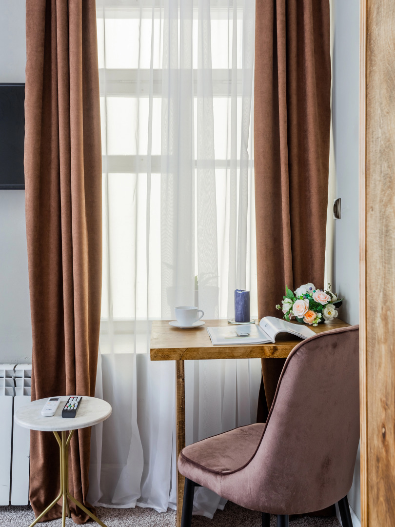 Отель Тихонов