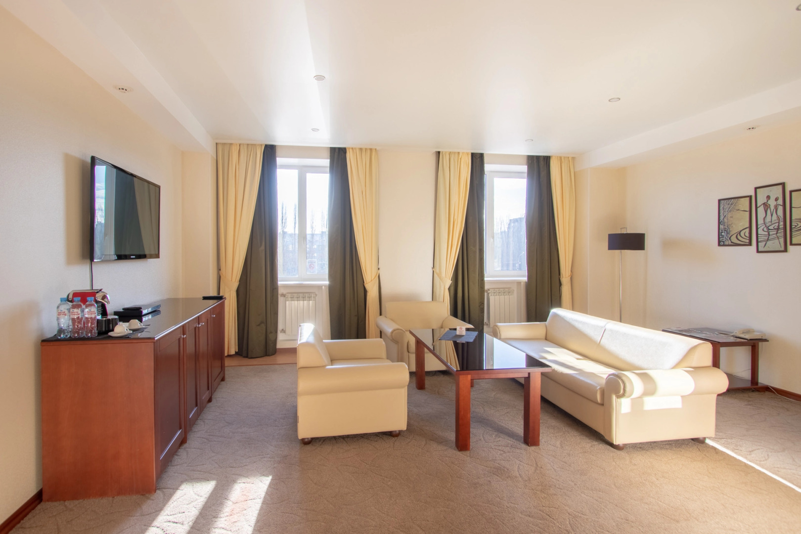 Бенефит Плаза Конгресс Отель