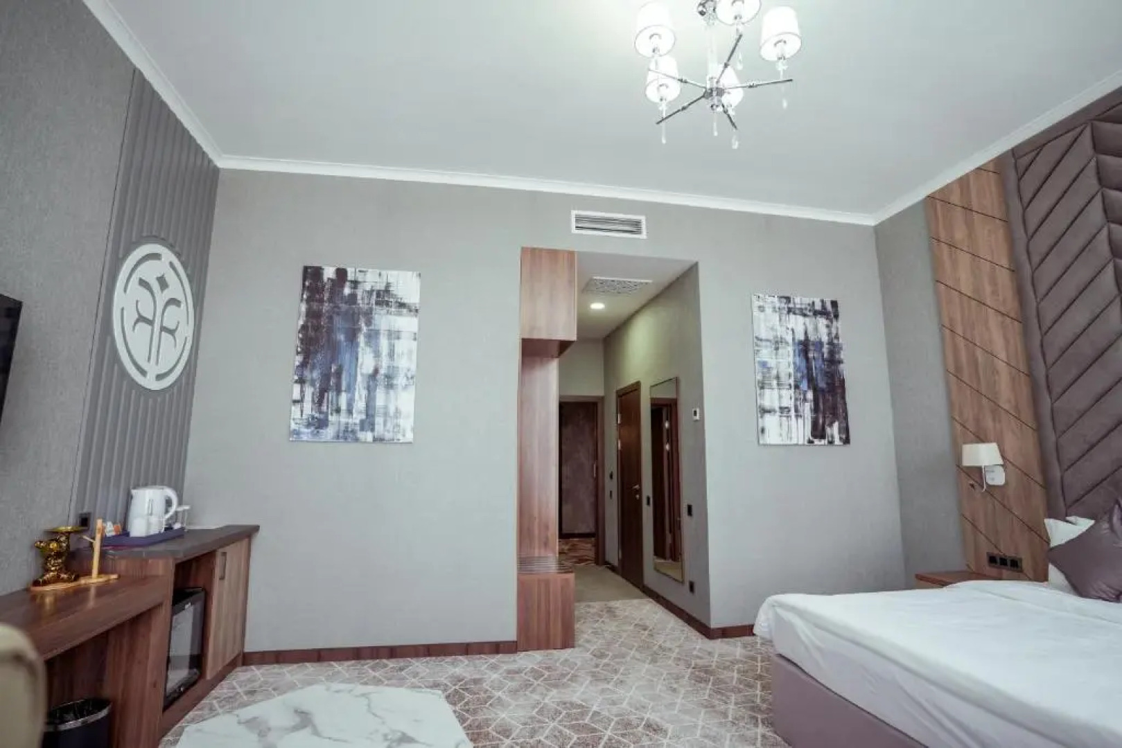 Отель Tauke Khan Plaza