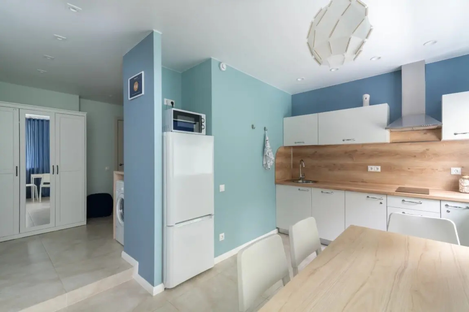 Апартаменты классическая студия с двуспальной кроватью и диваном