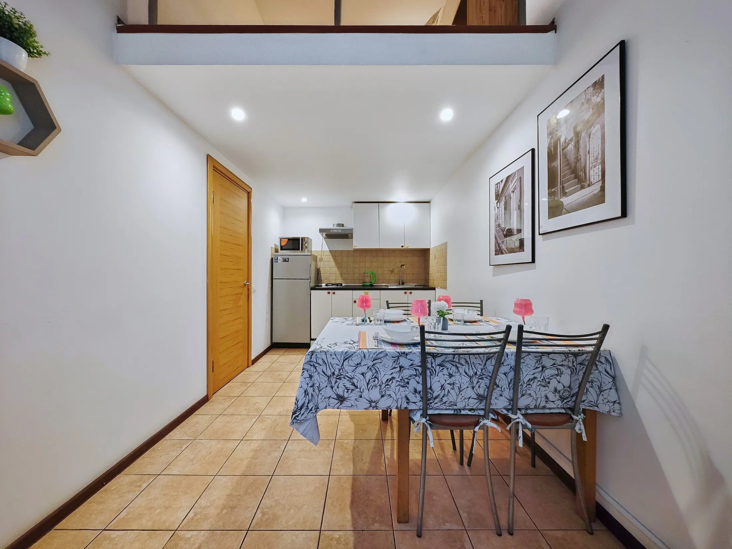 Апартаменты Невский 18 Николь и Мишель