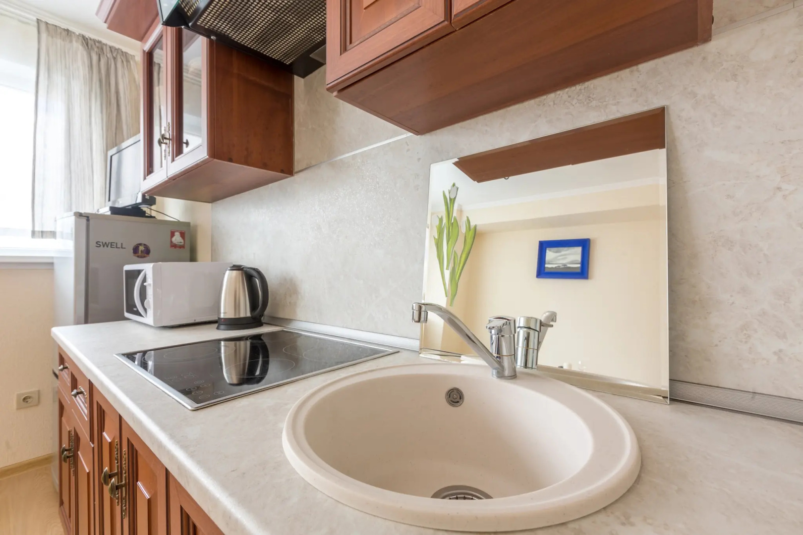 Апартаменты Гости Любят у метро Римская Бежевая