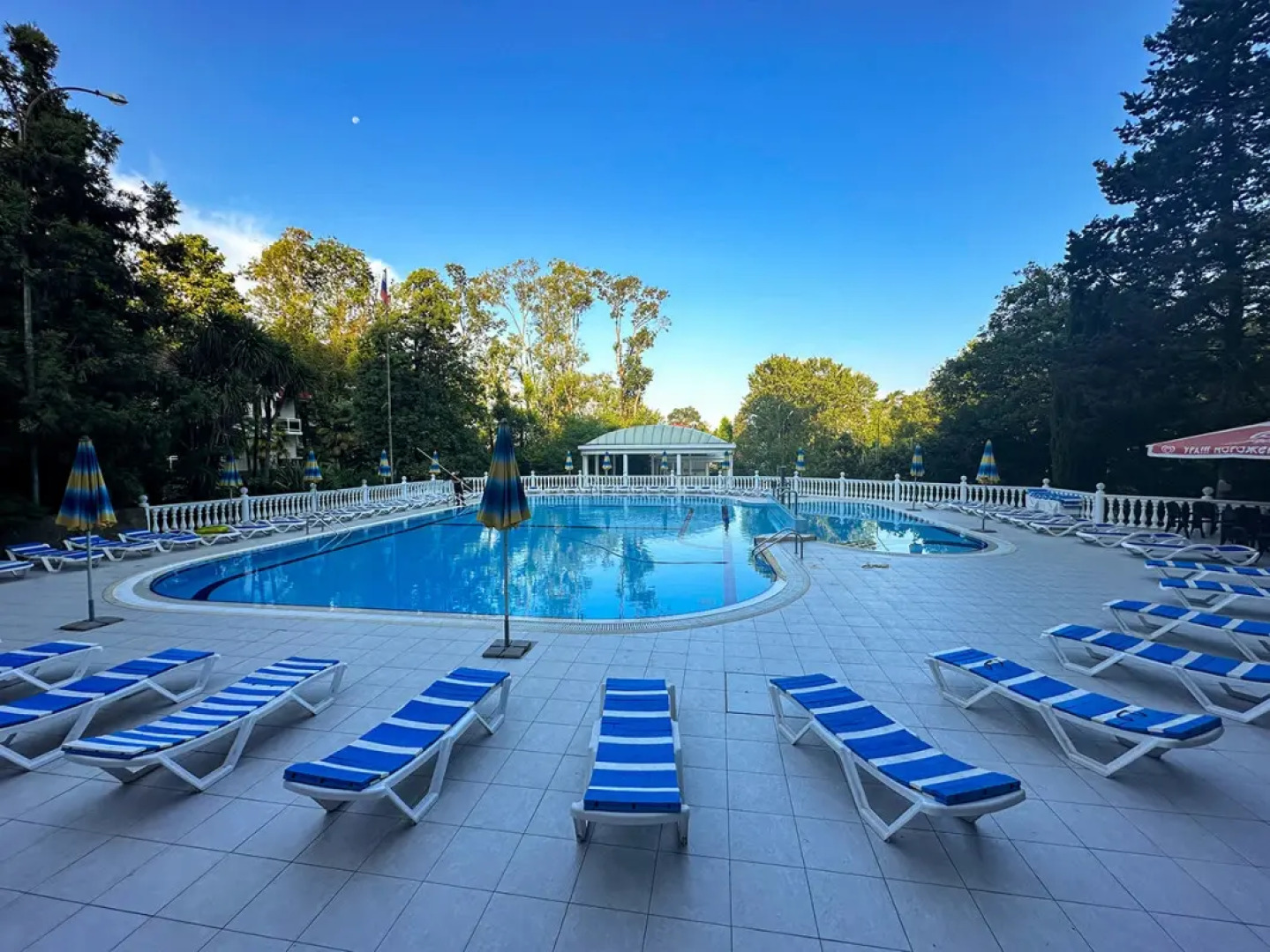 Курортный отель Ателика Сокол