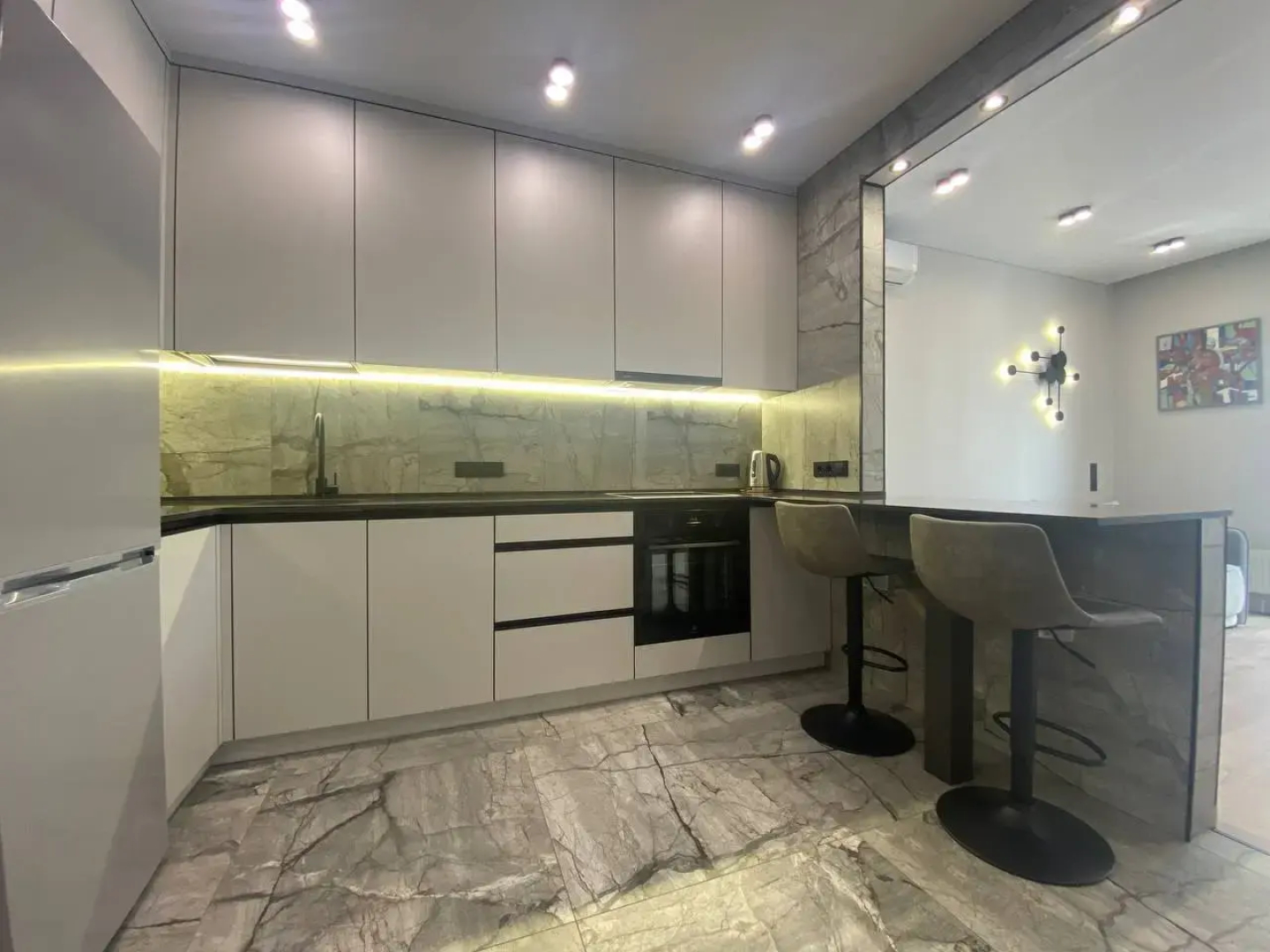 Апартаменты 2-комнатные HomeApart П. Мстиславца, 12