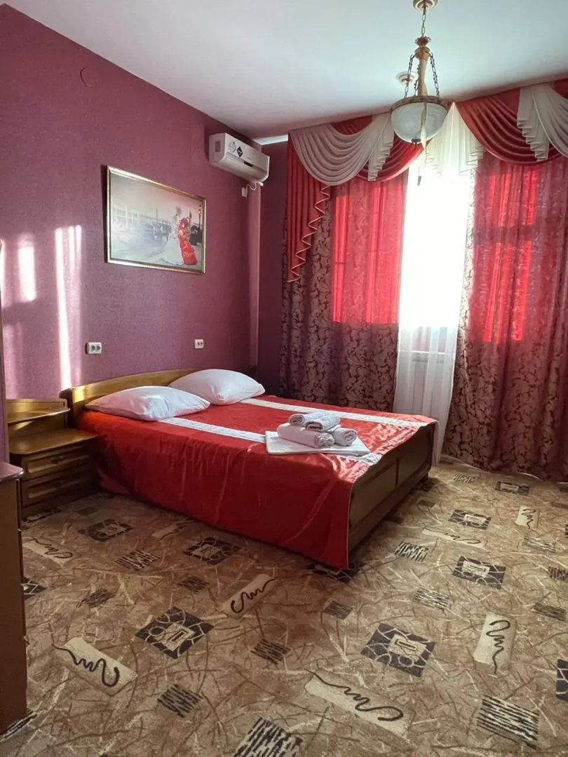 Na Naberezhnoy