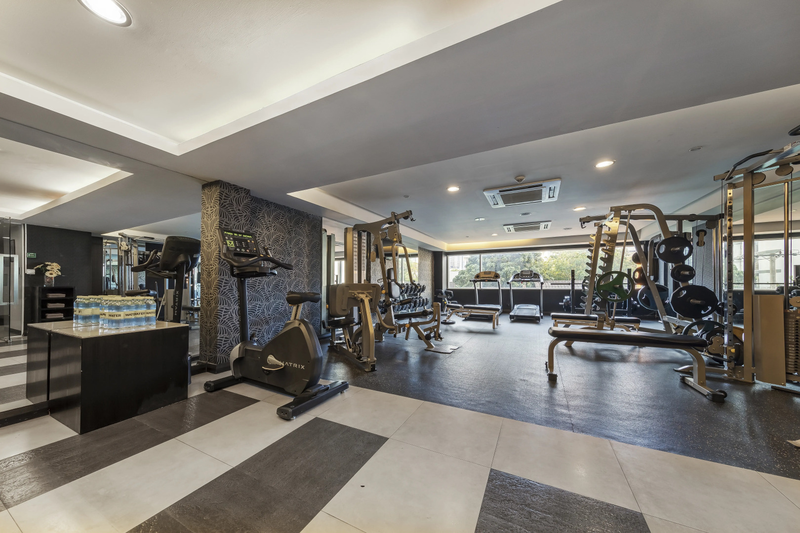 Отель Golden Tulip Mandison Suites