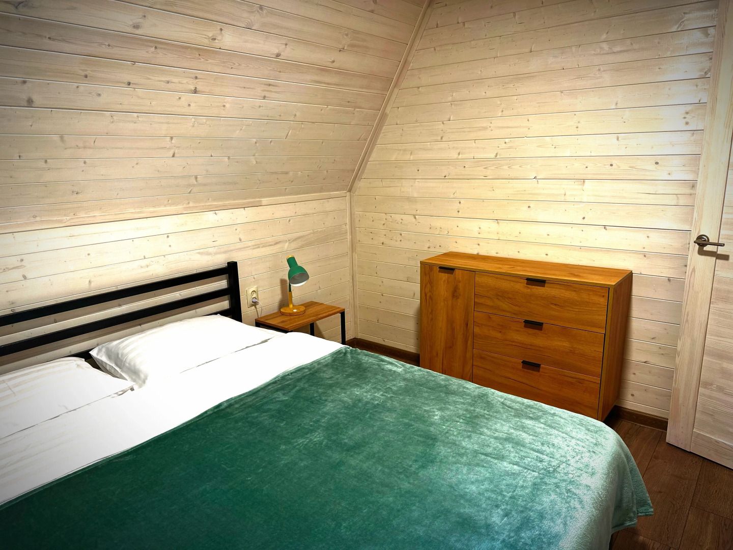 Частный дом с камином