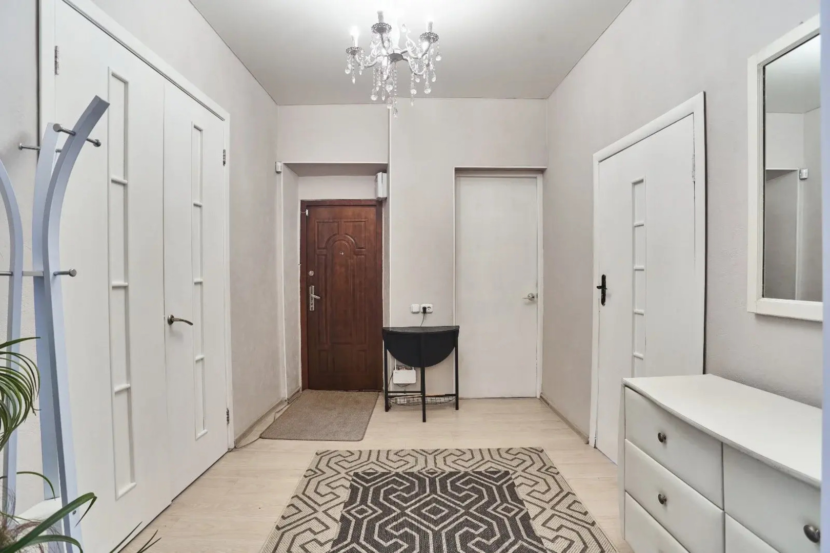 Апартаменты в центре 4х комнатные на Кирова 1