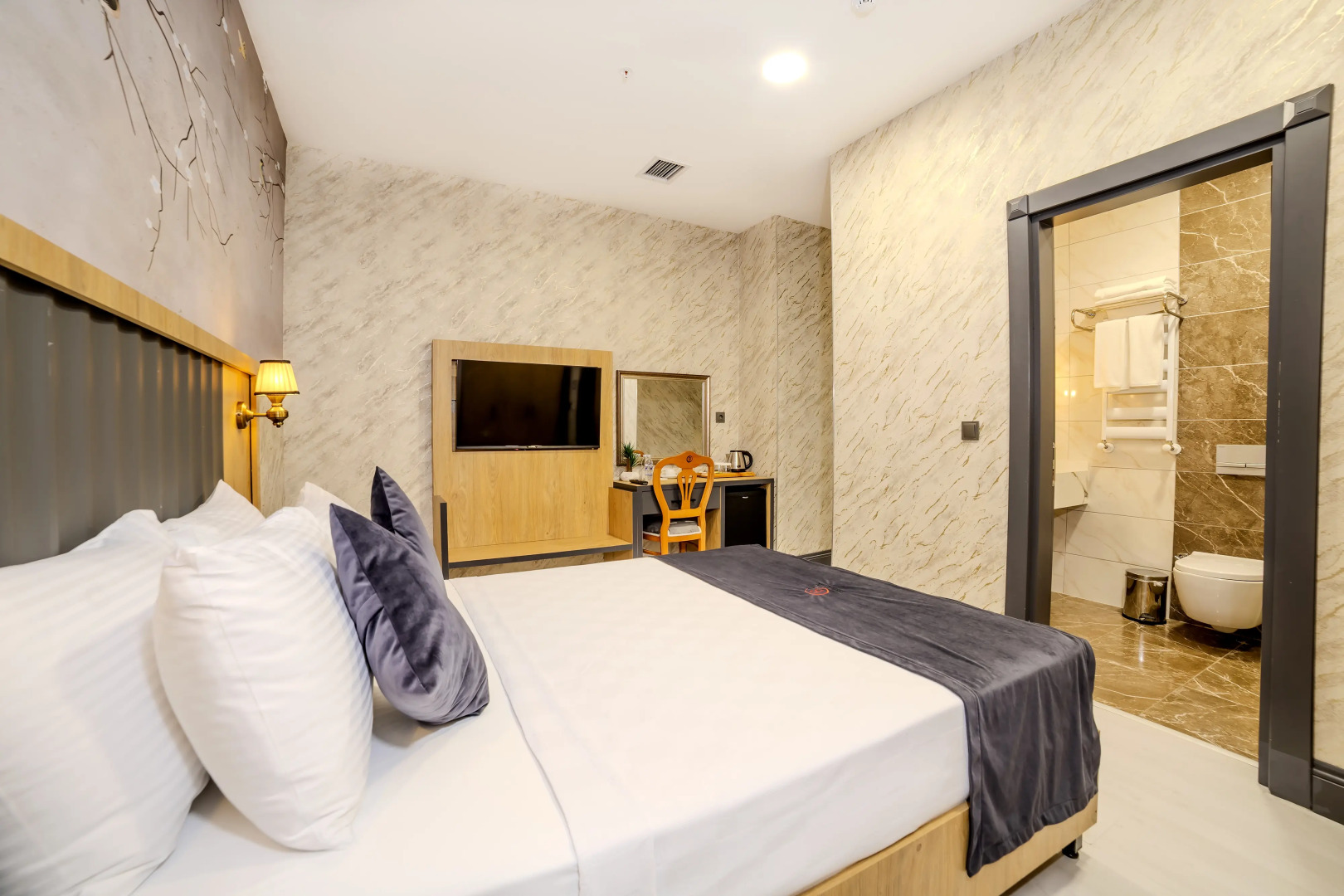 Bulton Hotel Airport