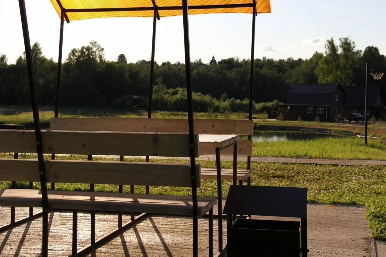 Частный дом в леcу рядом с Вязьмой у peки