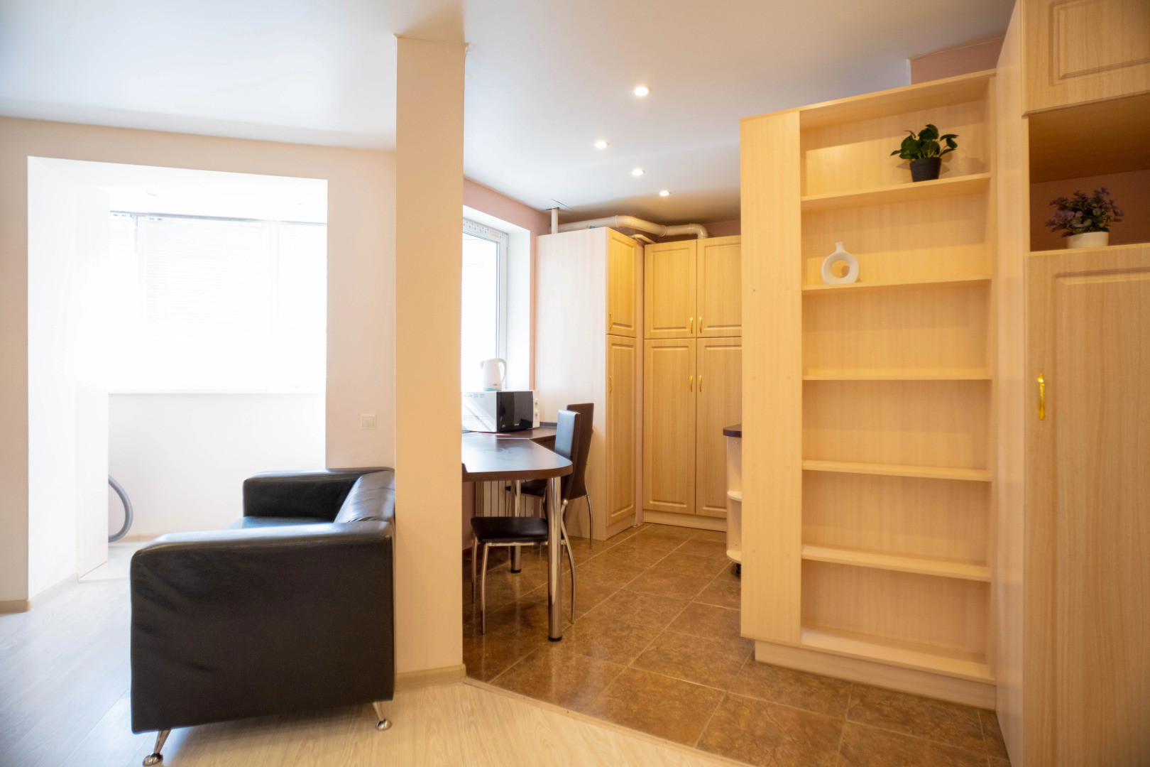 Апартаменты студия с светлым ремонтом в новом доме