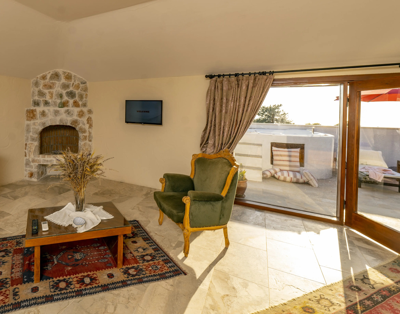 Отель Mandarin & Mango Boutique Hotel