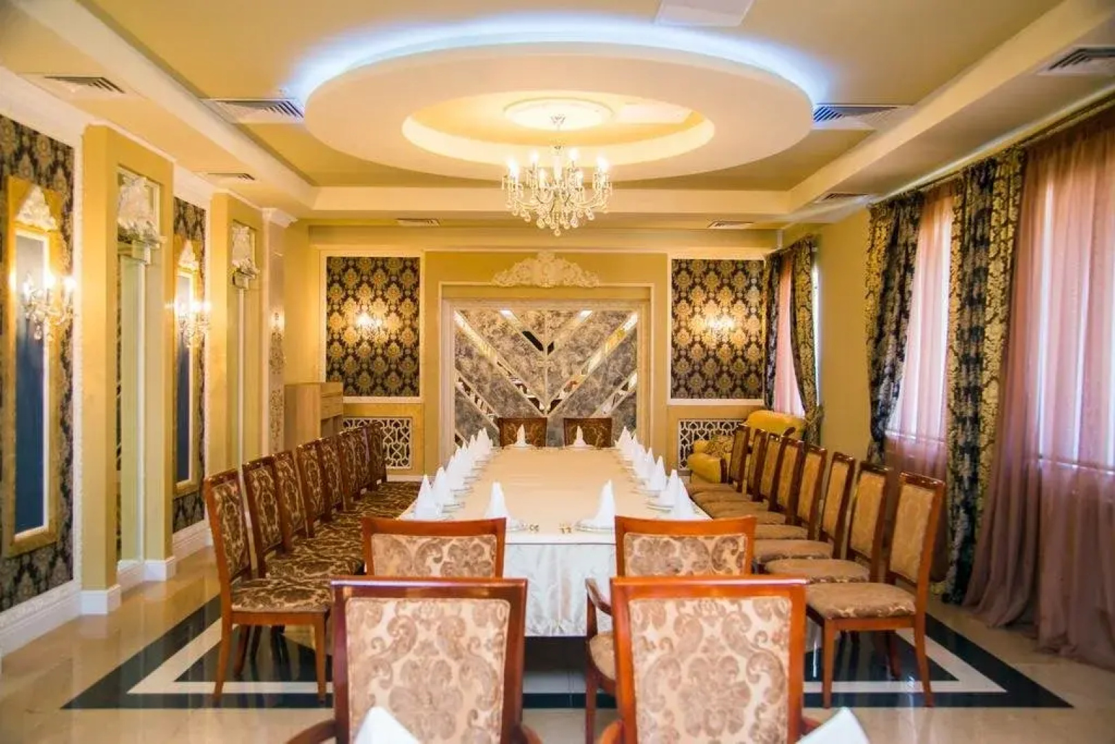 Отель Nomad Palace
