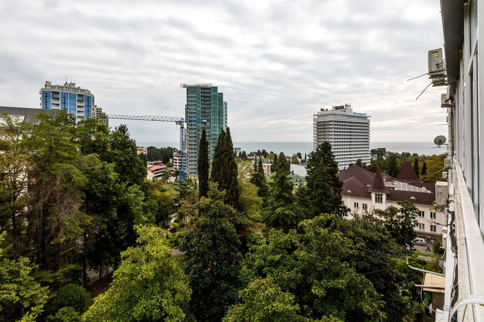 Апартаменты Светлана-Центр с видом на море и восток