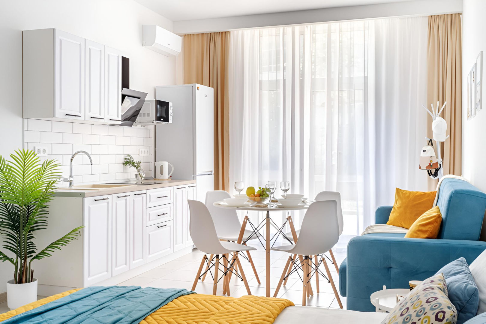 Апартаменты Светлая Просторная Современная Студия от Home Group apartments