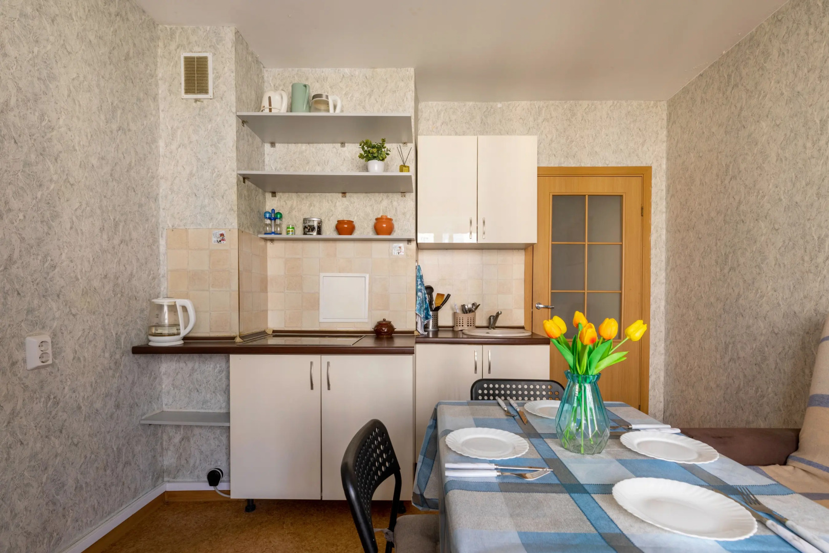 Апартаменты евро трёхкомнатные рядом с метро