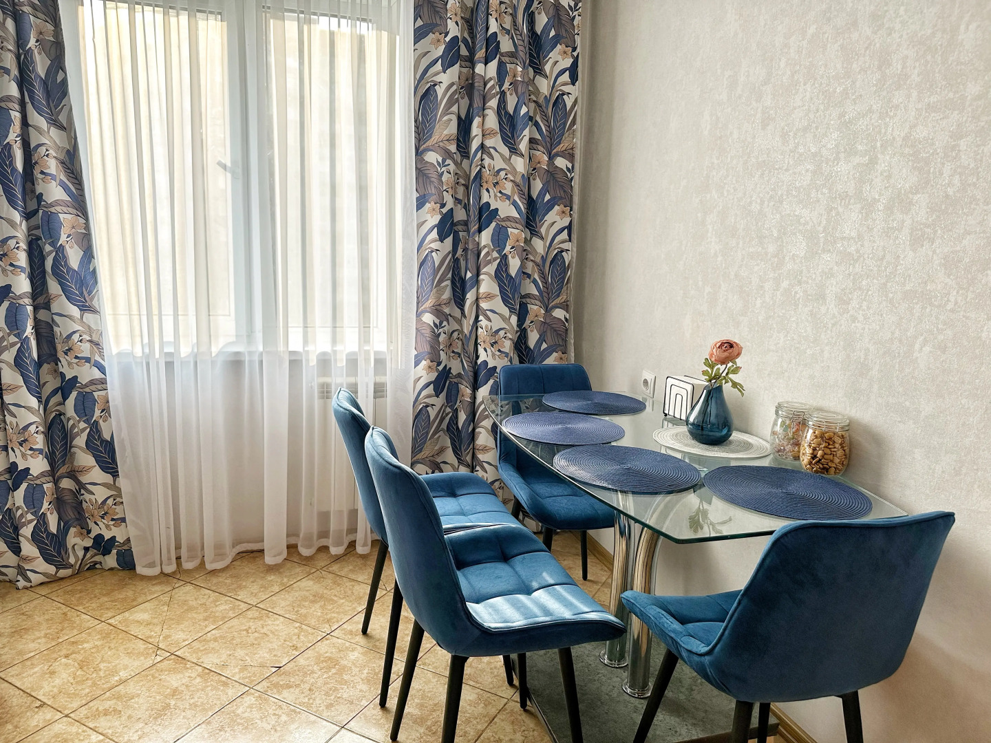 Квартира Двухкомнатная в 10 минутах пешком от набережной