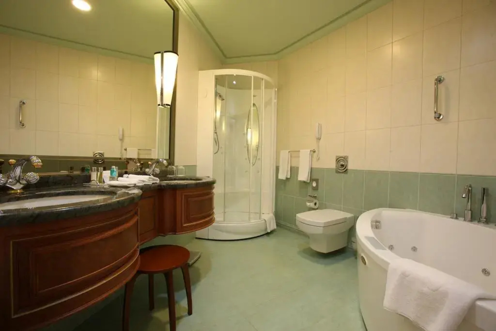 Отель Crowne Plaza Minsk