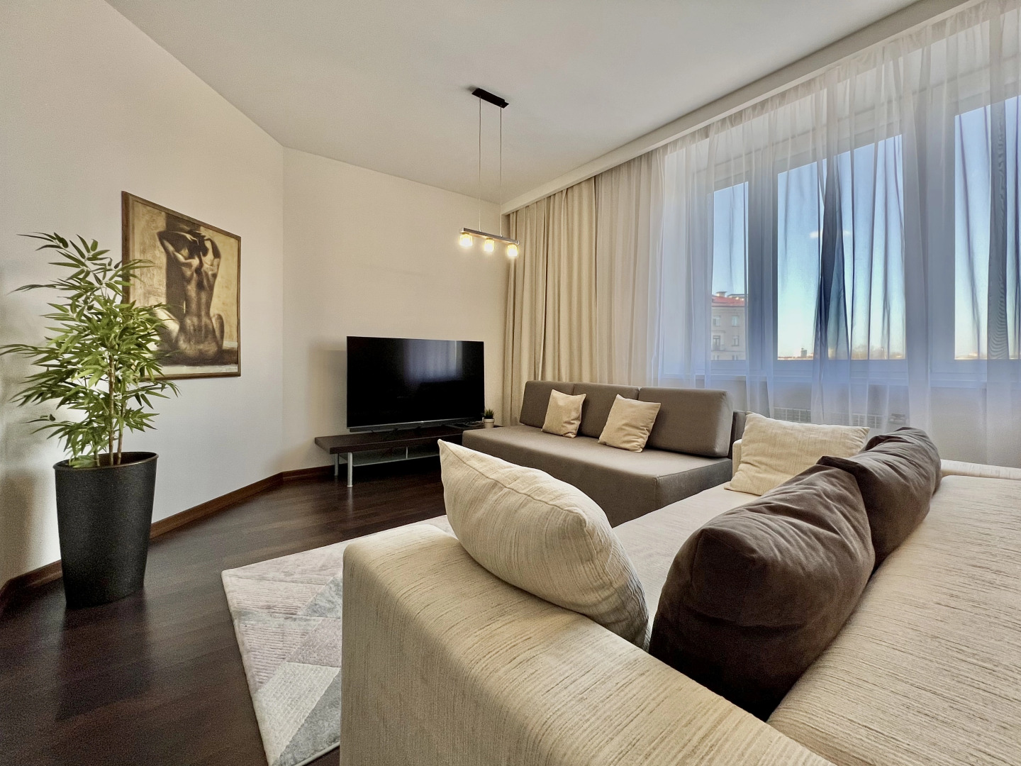 Апартаменты 4 комнатные Vip пр-т Независимости 30 Центр