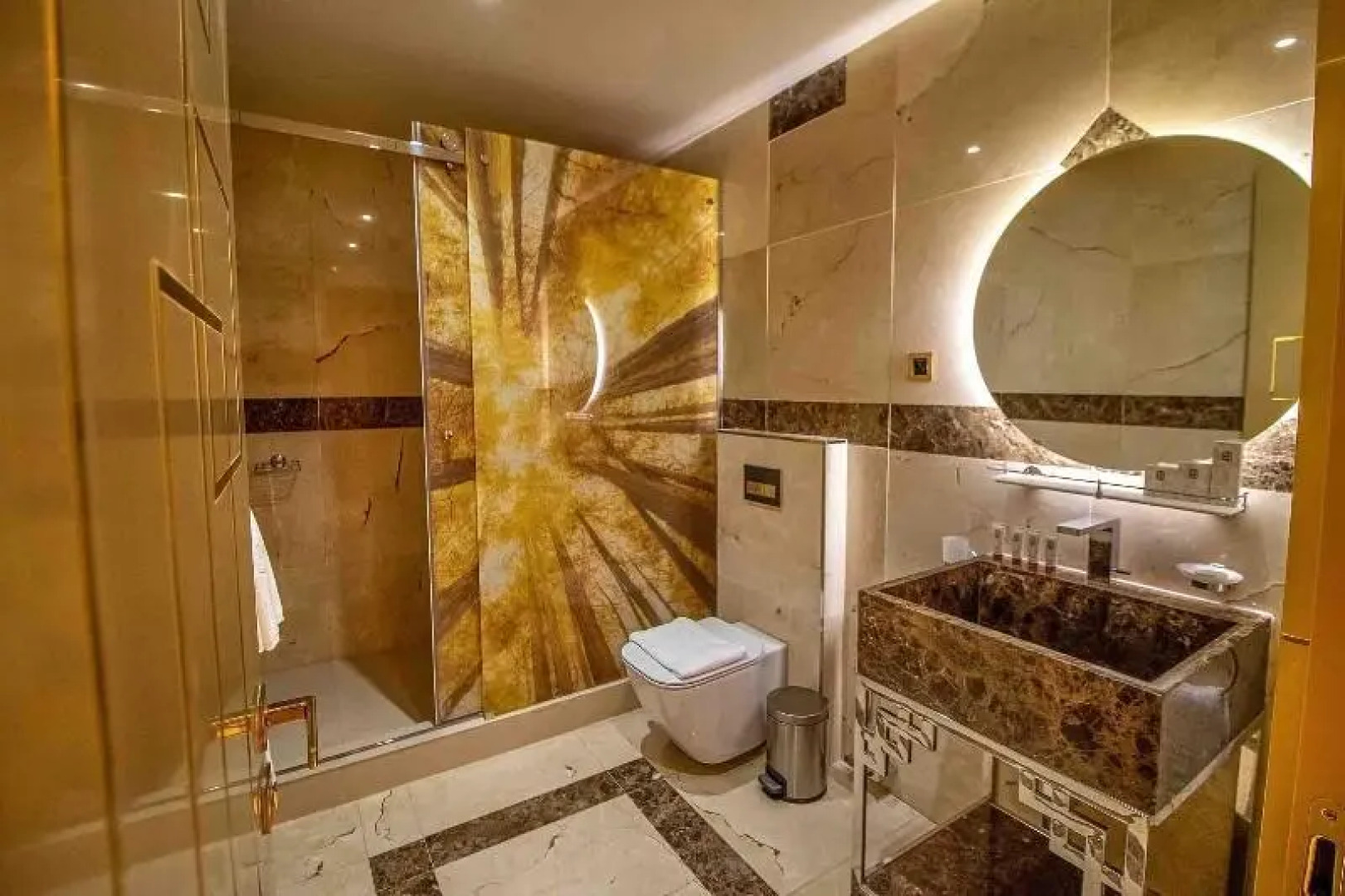 Отель Number One Oxford Street Hotel & Suites