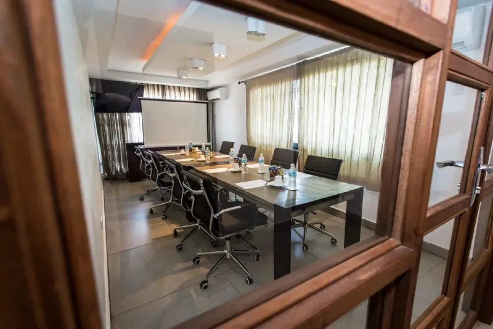 Отель The Swiss Freetown