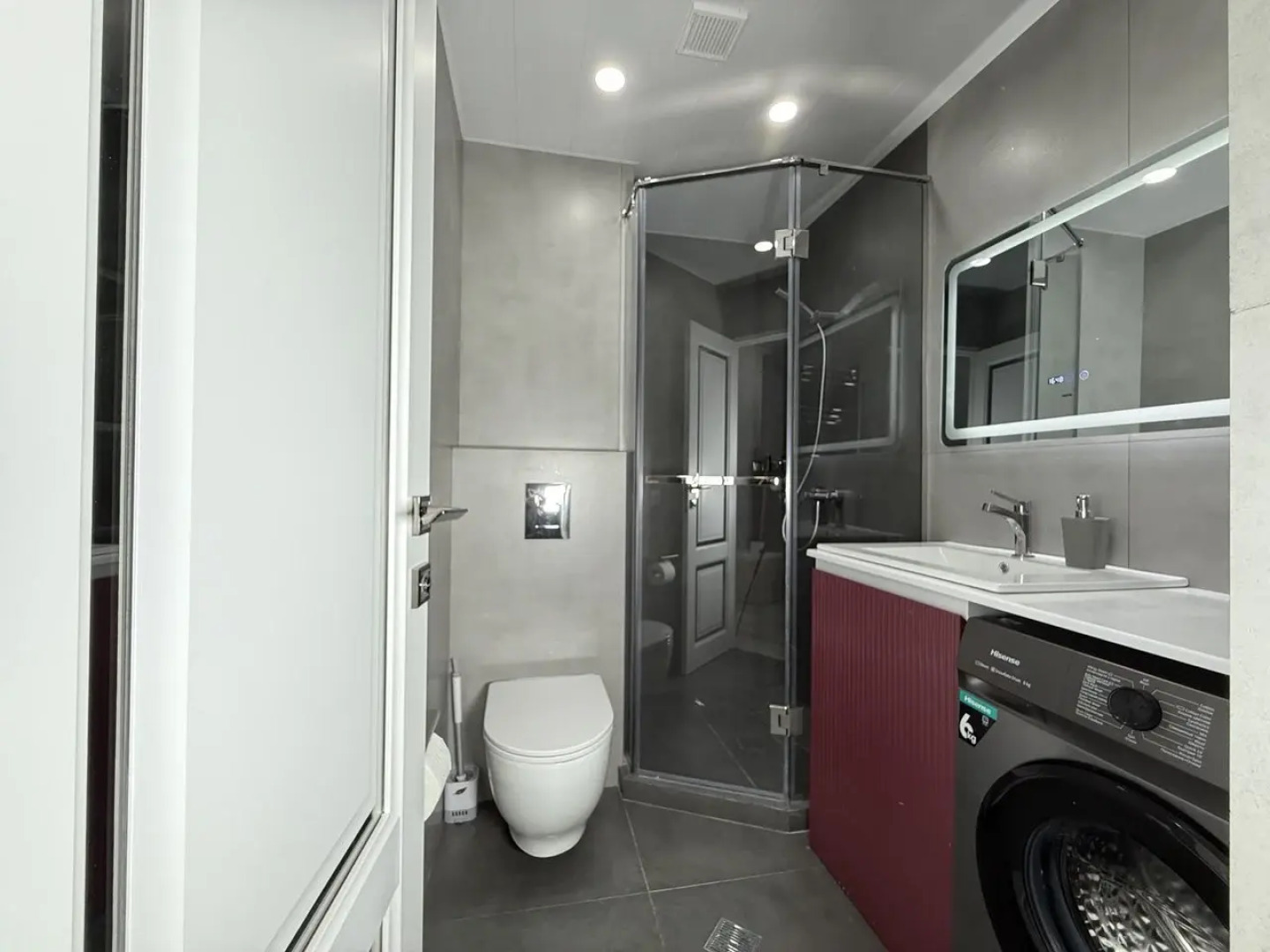 Квартира New trendy 1bd apt, Unbeatable location